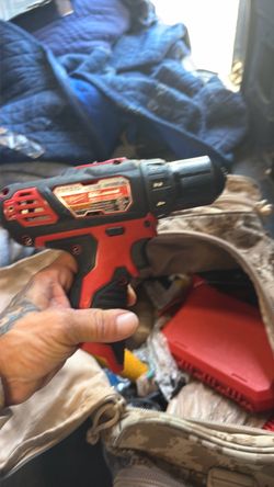 2 drills pretty much new with 2 batteries and charger with told bag all $100