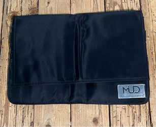 MUD Make-up Designory Black 3-N-1 Brush Holder