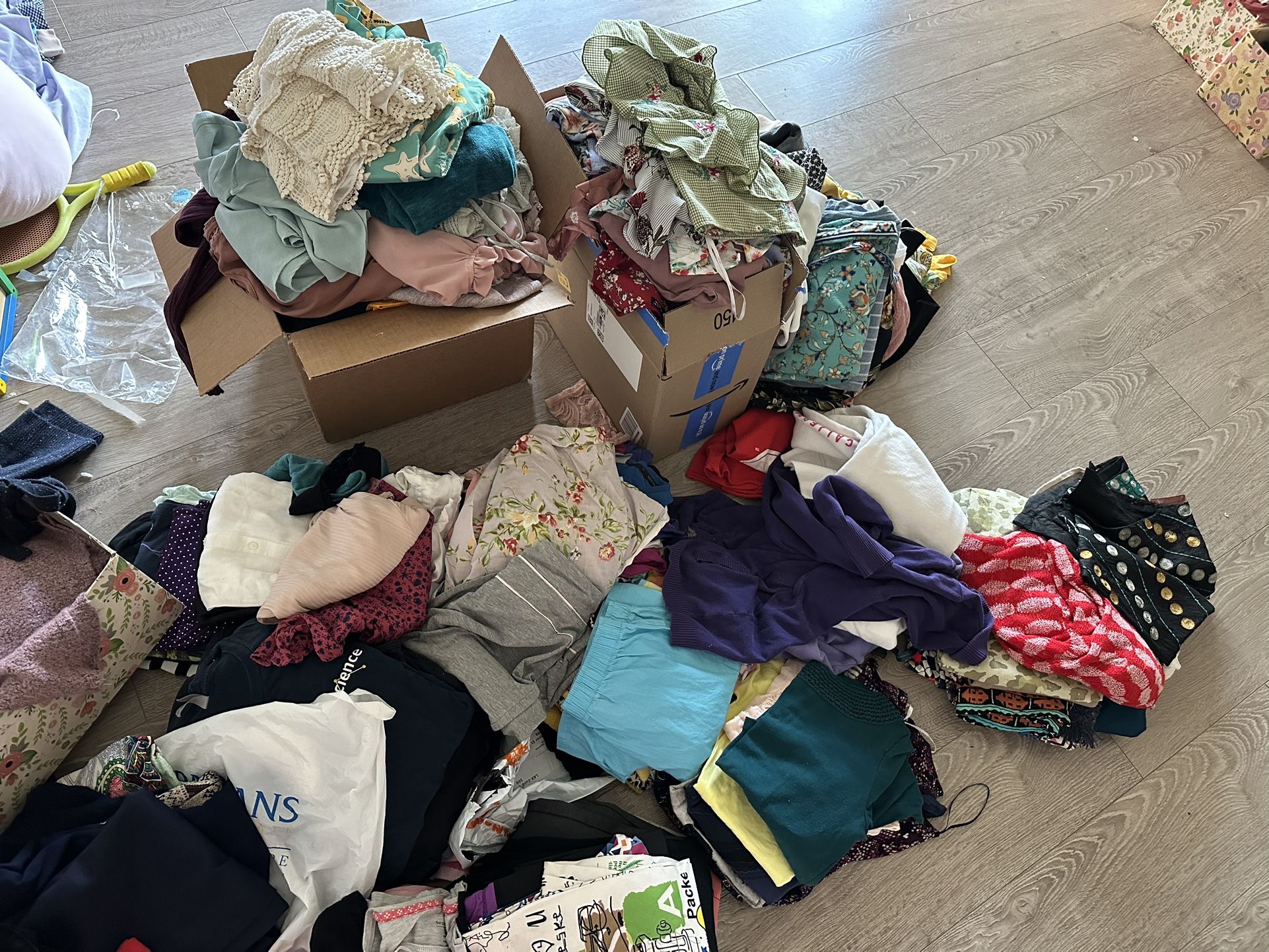 Women girls clothes, men clothes, comforters, sheets, kids clothes for sale $2-5 each.