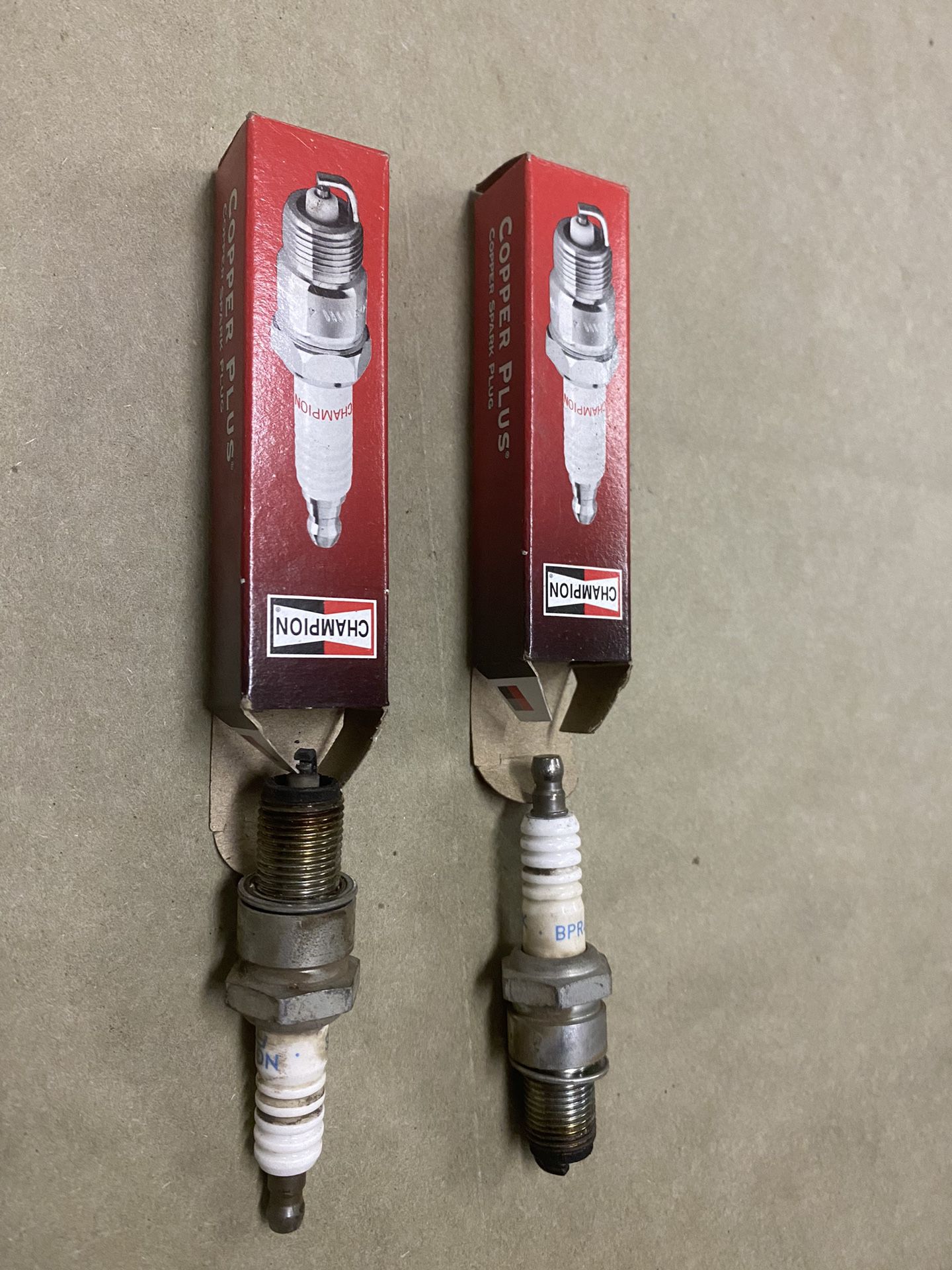 New champion Copper Plus Spark Plugs 405 RN14YC  Lot Of 2