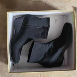 Black Low Boot