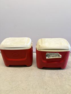 2 Igloo Beach Coolers – As Is – $30 🧊🏖️