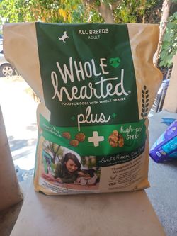 WHOLE HEARTED FOOD FOR DOGS WITH  WHOLE GRAINS