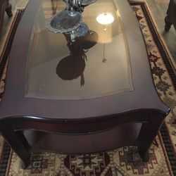 Cocktail Table/Coffee Table