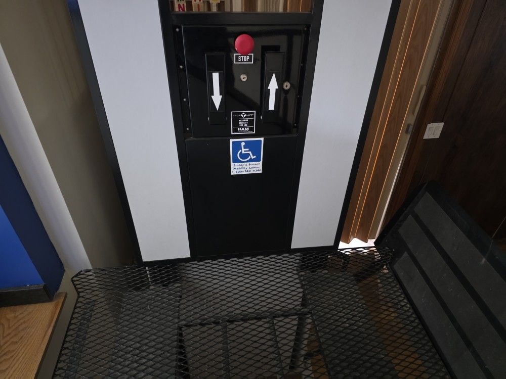 Wheelchair ♿️ Platform Lift