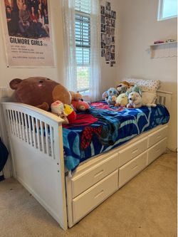 White trundle bed