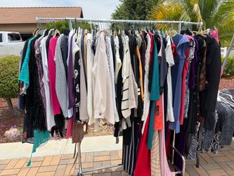 100 items women clothes Entire lot