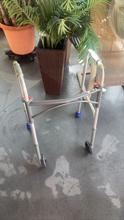 Folding walker