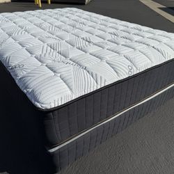 King Royal Bamboo Supreme Mattress And Boxspring!