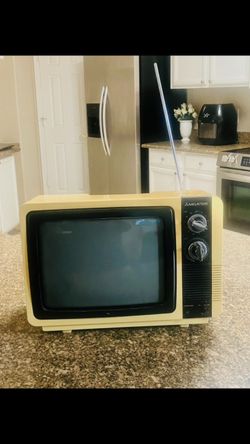 Mitsubishi Retro TV/Accent Decor. Vintage 1970s