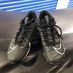 Nike 6y Football Cleats