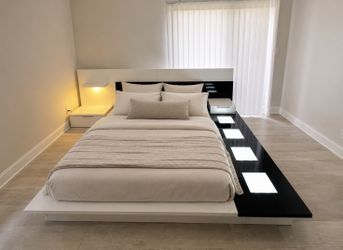 MODERN IMPERA BLACK & WHITE WALK-ON PLATFORM BED (QUEEN) WITH LED LIGHTING & NIGHTSTANDS