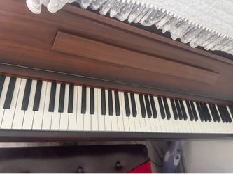 Yong Chang piano great condition Yong Chang piano great condition