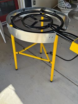 Paelluxe Paella Burner Stand and Regulator Set with 24” Pan