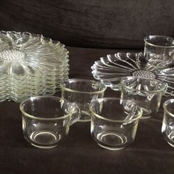 HAZEL ATLAS Clear Glass Sunflower Shape Luncheon Plates and cups 