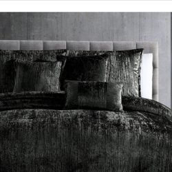 King Size Bed With Nightstands And Dresser And Mirror