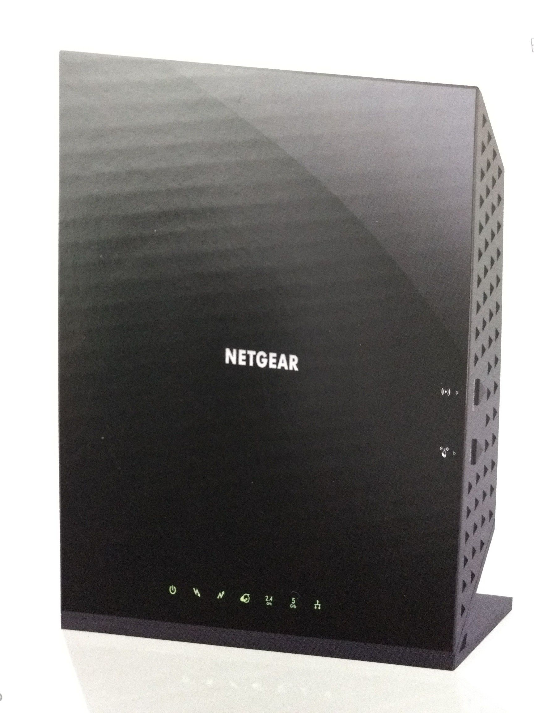 NETGEAR AC 1600 WiFi Cable Modem Router