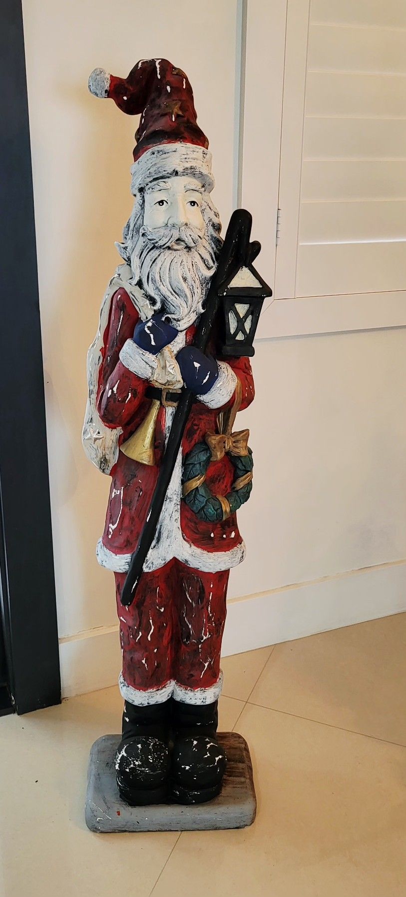 Christmas Santa Statue