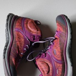 KEEN Terradora Waterproof Mid Hiking Boots Womens Size 10.5  Purple Sage