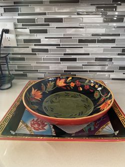 Floral bowl and plate set