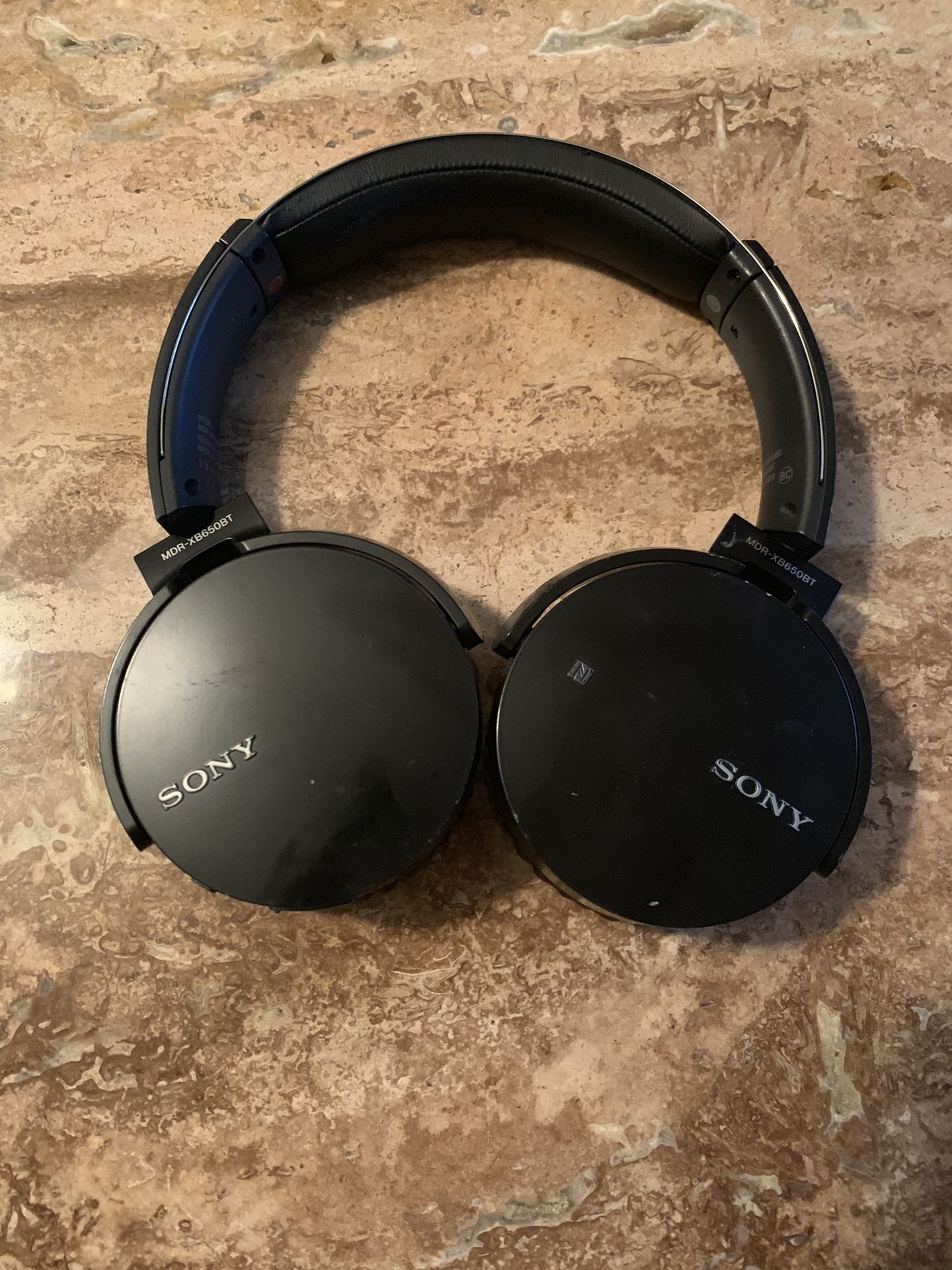 Sony MDR-XB650BT EXTRA BASS™ Wireless Headphones