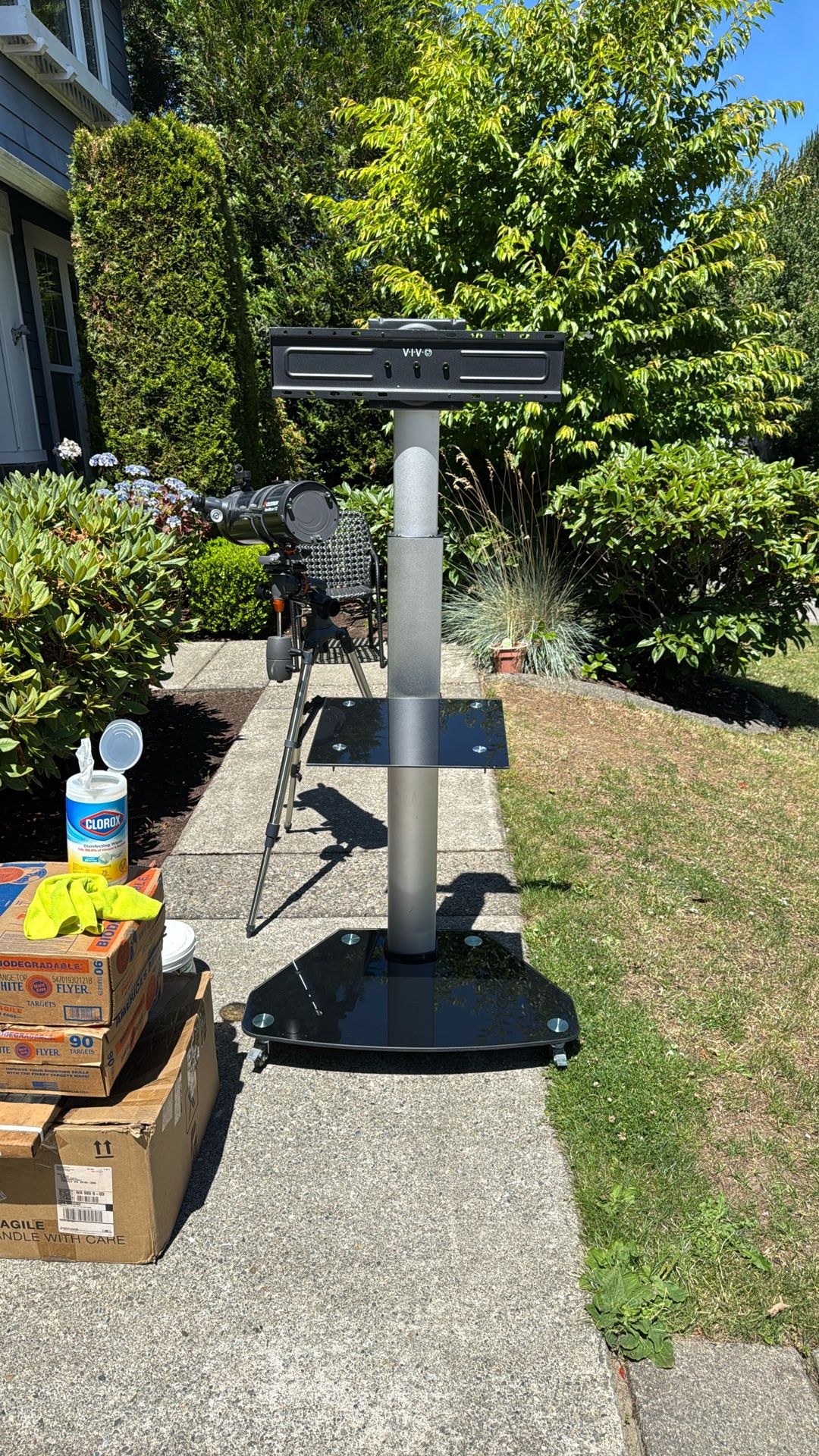 Mobile TV/Monitor Mobile Stand With Wheels.