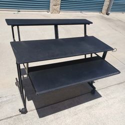 Black Music Desk 