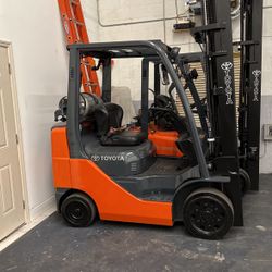 Toyota Forklift Triple Tower  Side-Shift  We Finance 