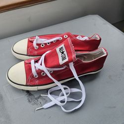 Woman's Converse New