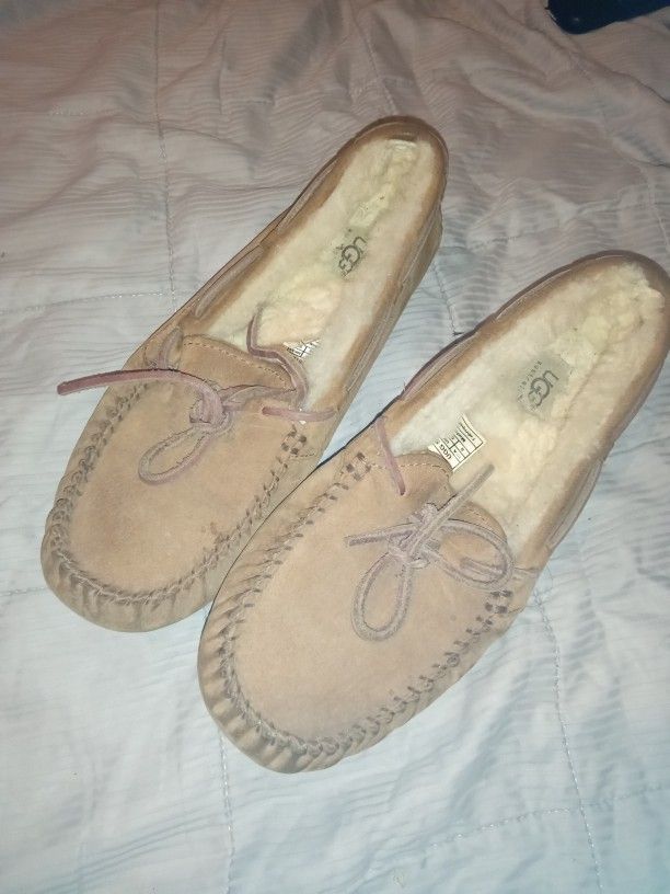 Women's  UGG Moccasin 