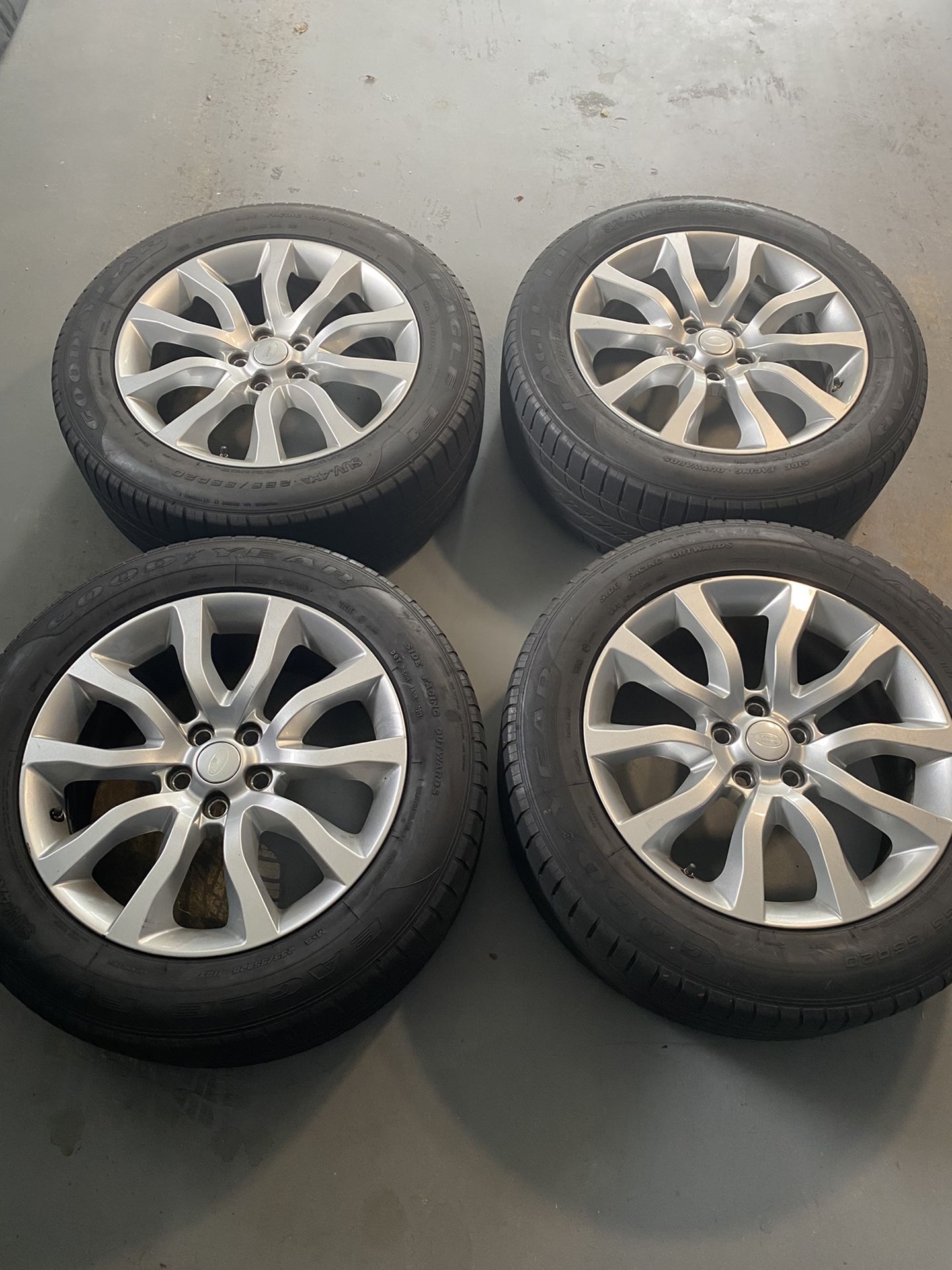 20”  Range Rover Rims And Tires