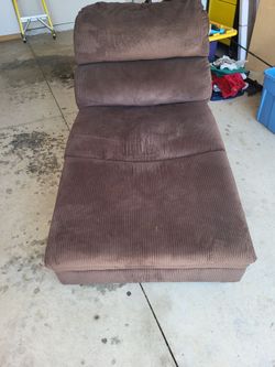 Chaise lounge