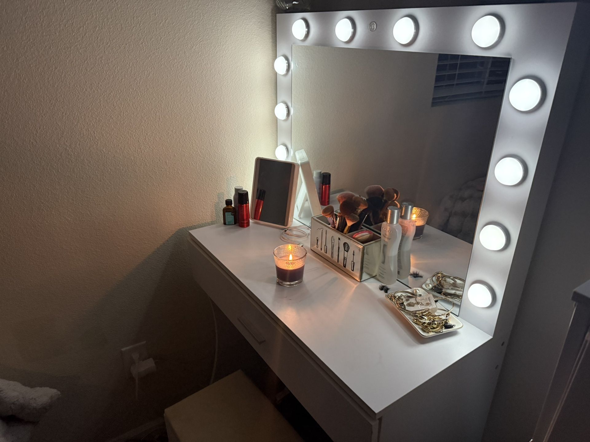 Make up vanity with chair