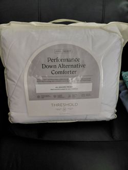 Threshold Performance Down Alternative Comforter Full/Queen