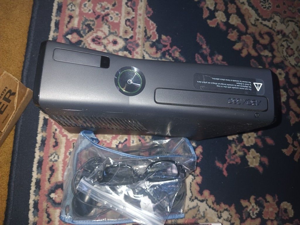 Xbox 360 Console W Controller And Games Extras