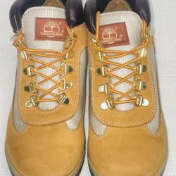 Excellent Condition Boy’s Wheat Nubuck Timberlands Field Boots Size 6