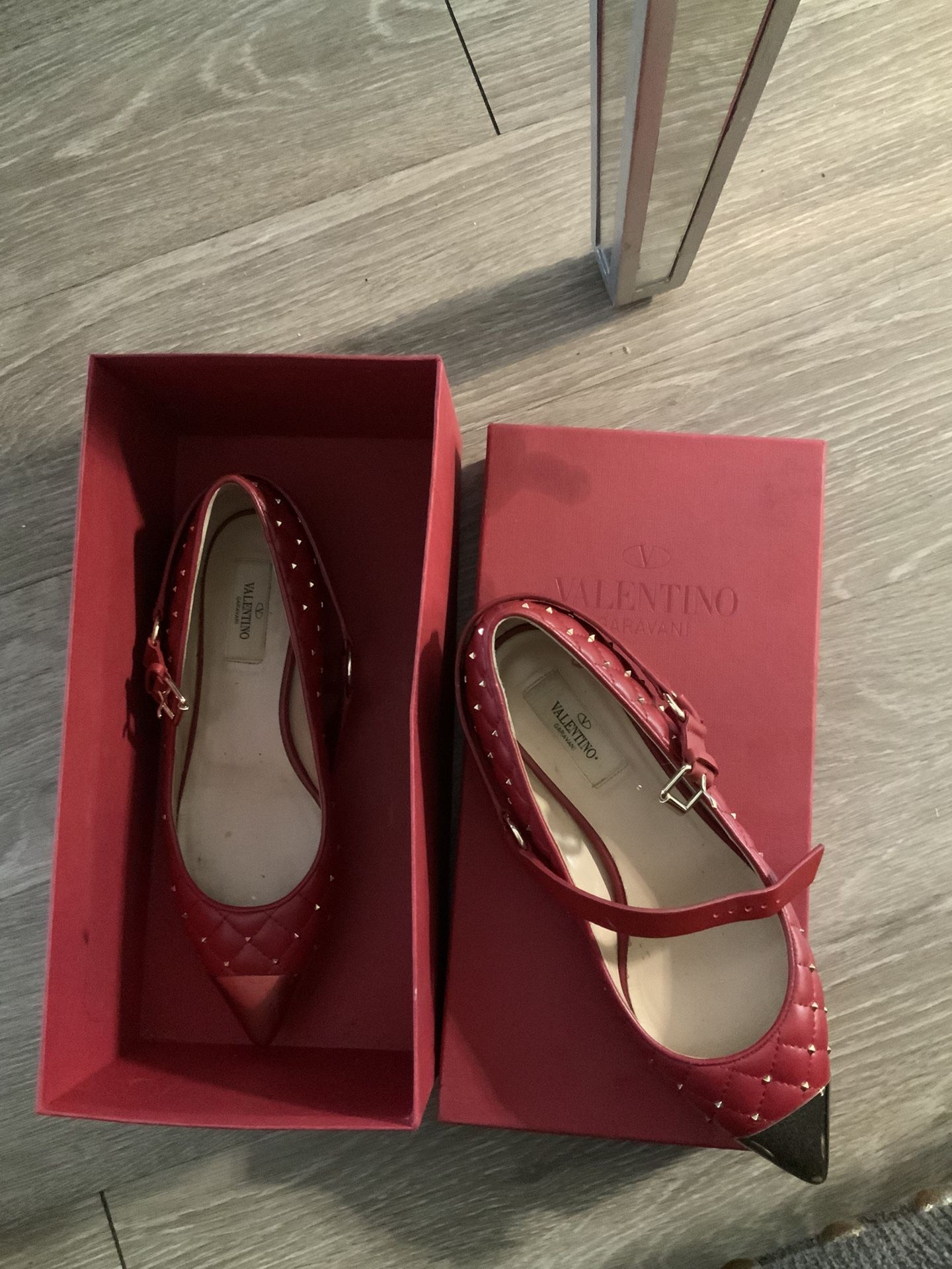 Valentino Garavani Leather ballet flats