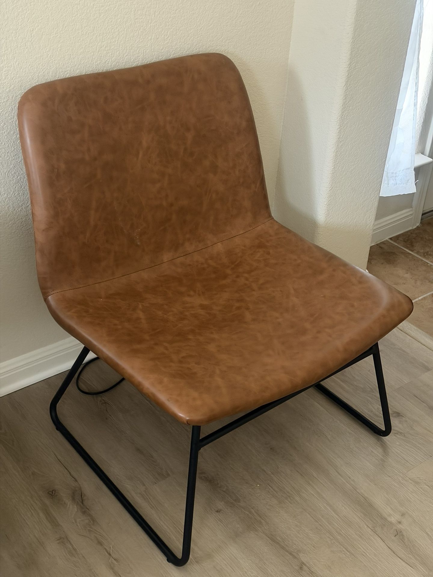 Leather Lounge Chair with Black Metal Legs
