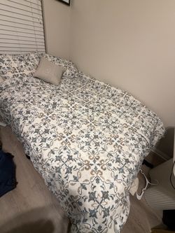 Full size bed