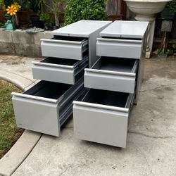 File Cabinets With Weels