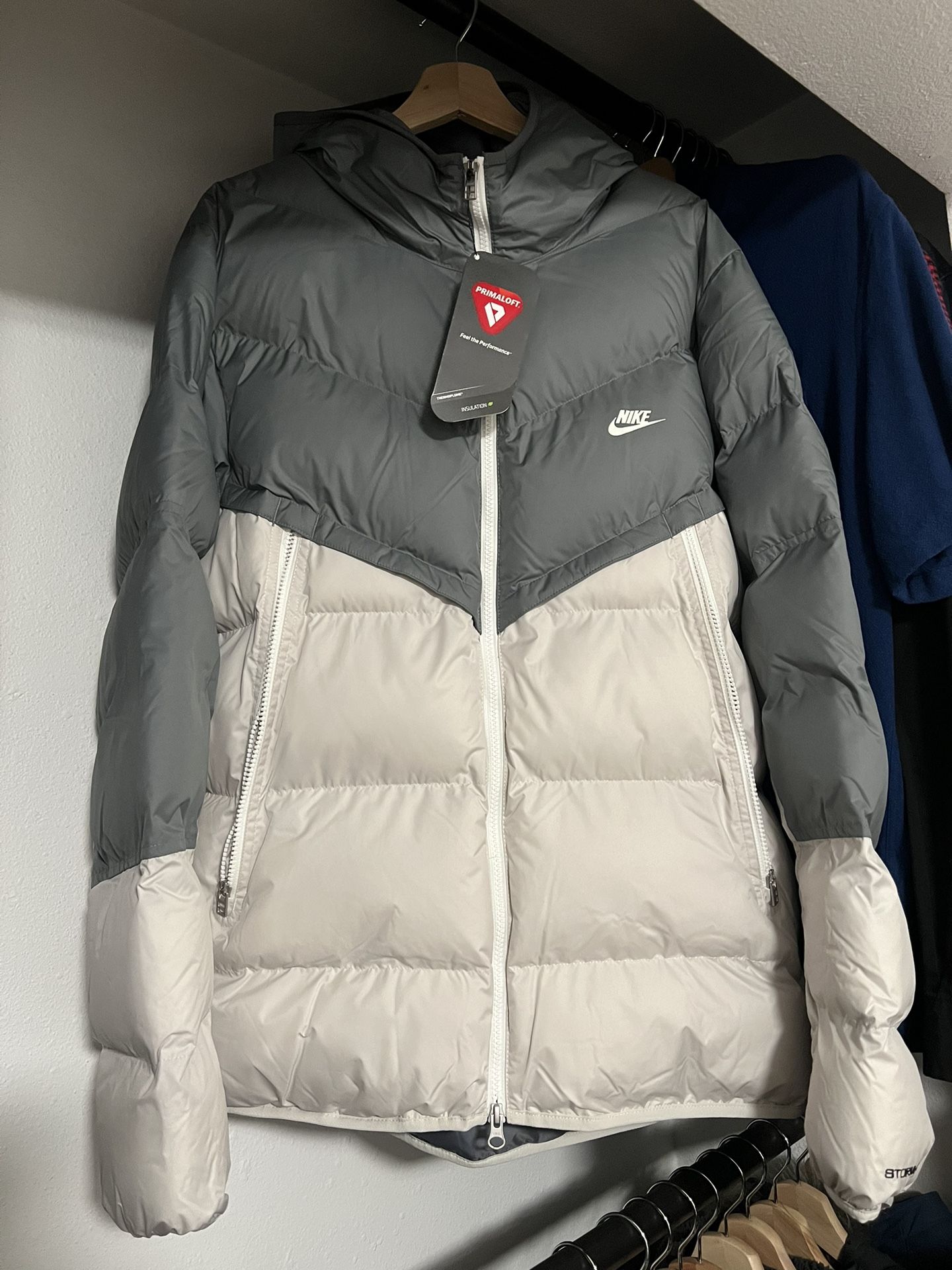 Nike Men’s Storm- Fit Windrunner PrimaLoft Jacket - Large