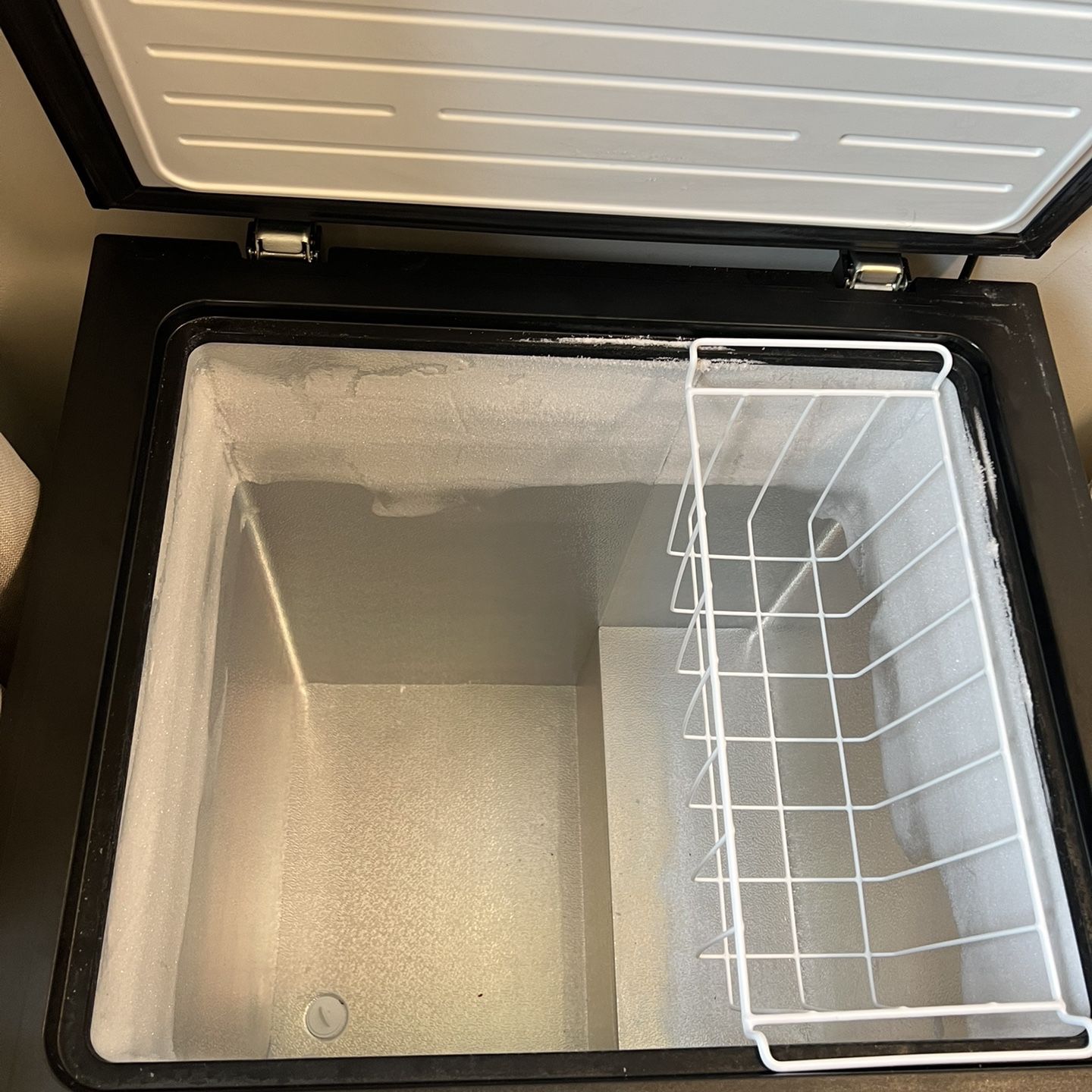 Deep freezer (chest) AM2 for Sale in Glendale, AZ - OfferUp