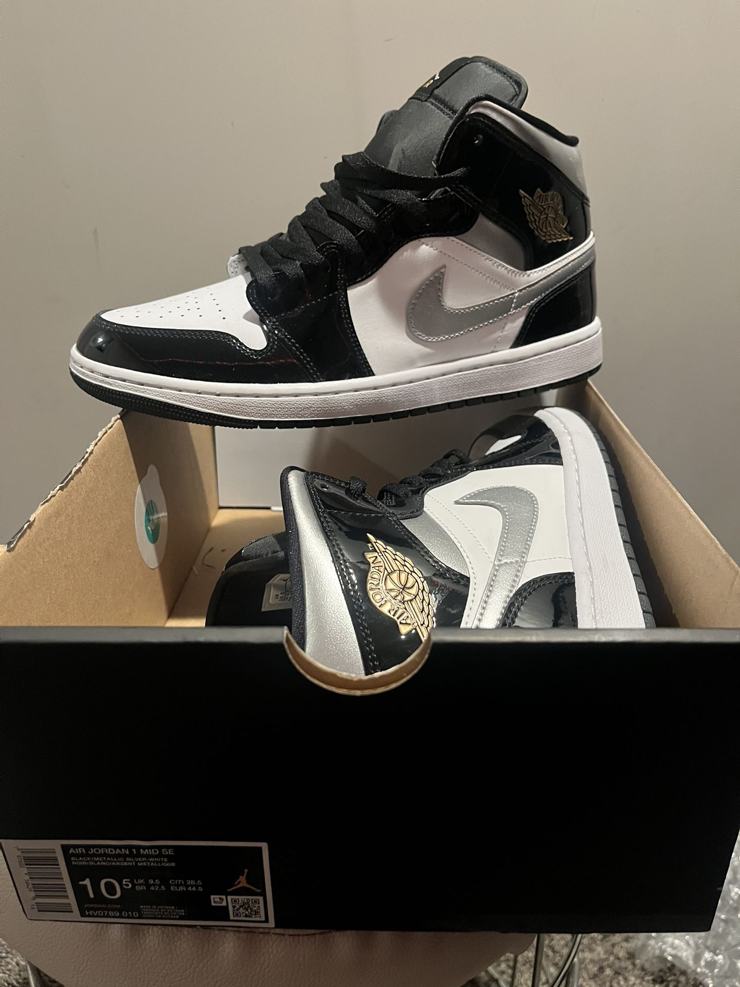 Air Jordan 1 Mid SE