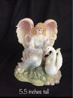 ANGEL Seraphim Classics Olivia “Loving Heart”