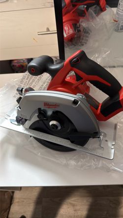 Milwaukee circular saw 18v