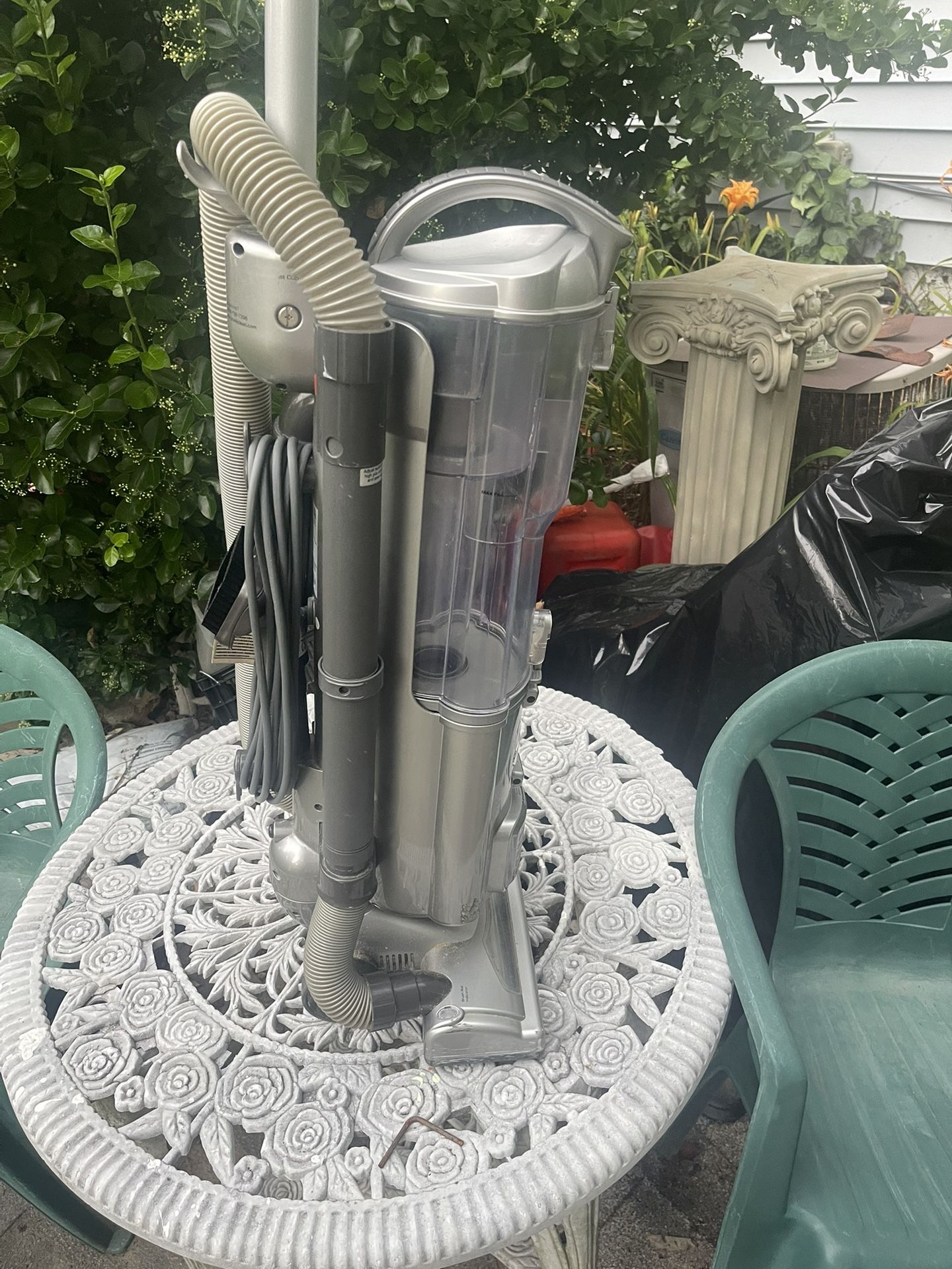 Shark Navigator Swivel Vacuum Cleaner