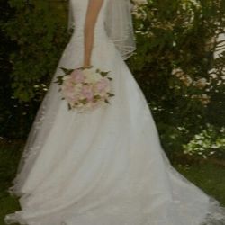 WEDDING GOWN