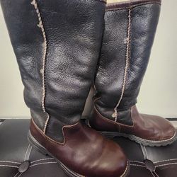 SZ 6 (WMN) UGGS boots