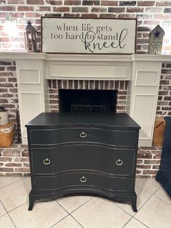 Beautiful Refinished Bernhardt Dresser / Chest of Drawers / Linen Chest