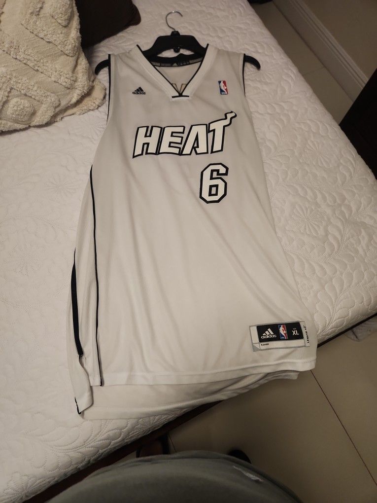 Adidas NBA Miami Heat Lebron James Jersey White Hot All White XL for Sale  in Miami, FL - OfferUp